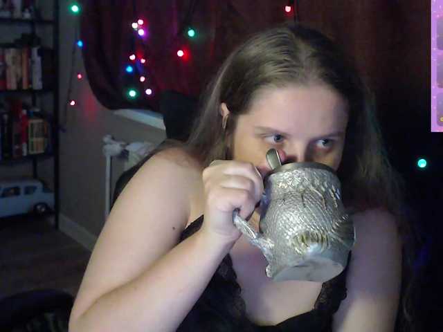 alicepussy live cam on BongaCams