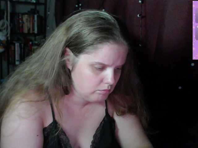 alicepussy live cam on BongaCams