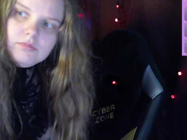 alicepussy live cam on BongaCams