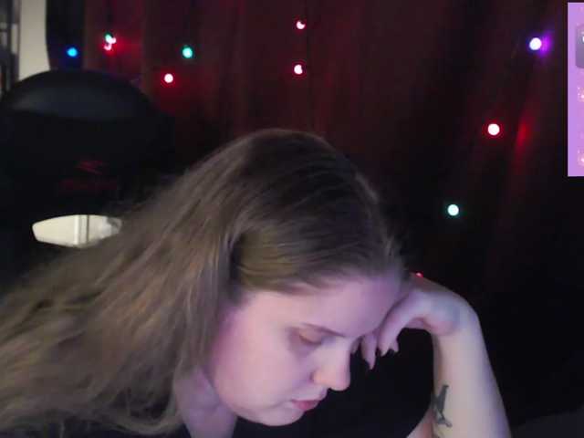 alicepussy live cam on BongaCams