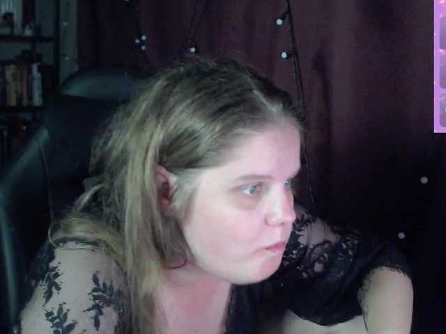alicepussy live cam on BongaCams