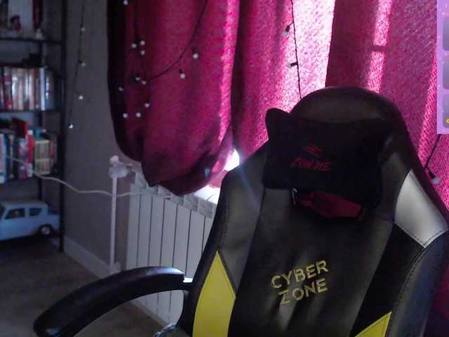 alicepussy live cam on BongaCams