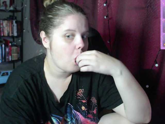 alicepussy live cam on BongaCams