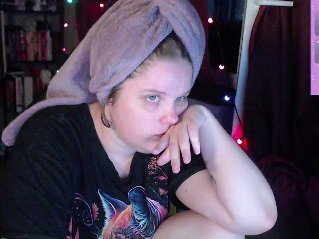alicepussy live cam on BongaCams