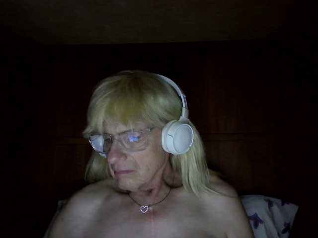 acorn551 live cam on BongaCams
