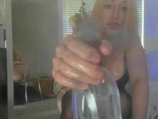 Model: Classy4uuuu