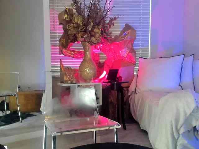 Classy4uuuu Live Webcam on BongaCams
