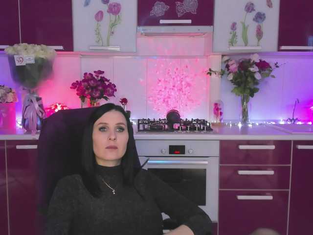 Olivija2020, 40 y/o - Live Cam on BongaCams