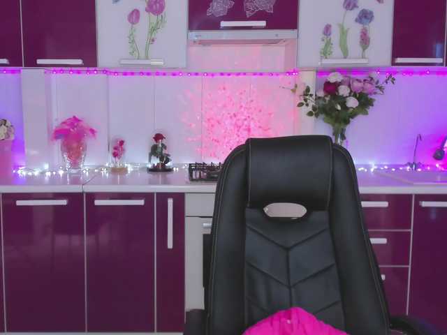 Olivija2020's BongaCams show and profile