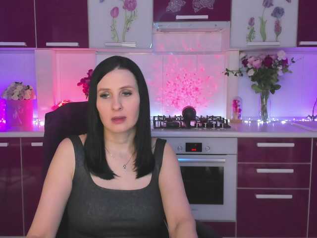 le modèle Olivija2020 est en webcam porno dans un show sur le site bongacams, il possède les tags suivants: White/Caucasian,Brunette,Shaved