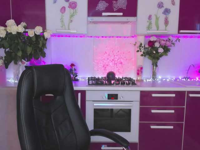 Olivija2020's BongaCams show and profile