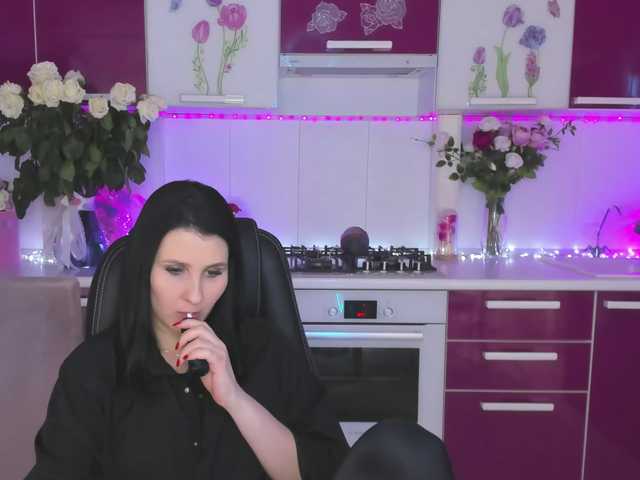 Olivija2020's BongaCams show and profile