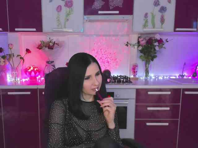 Olivija2020's cam show statistics and live stream