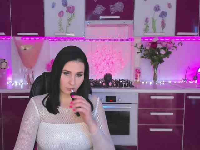 โมเดลนี้กำลังถ่ายทอดสดอยู่. Olivija2020