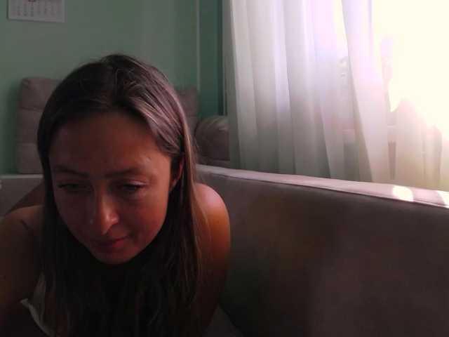 oljaF7 live cam on BongaCams