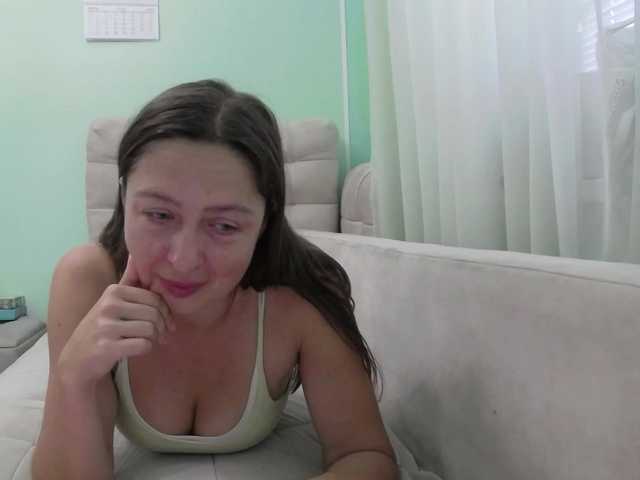 oljaF7 live cam on BongaCams