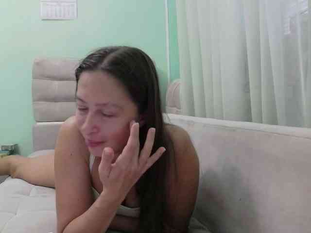 oljaF7 Live Webcam on BongaCams