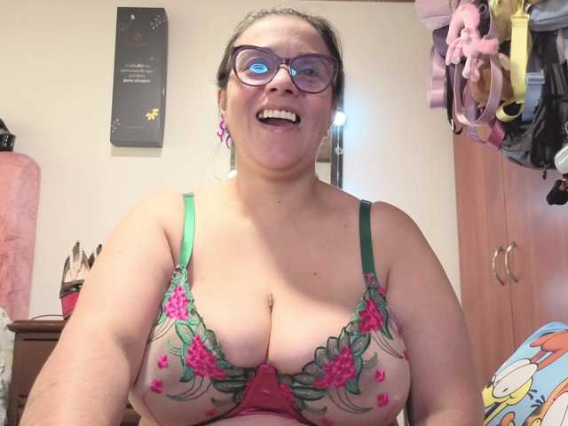 zoedoll live cam on BongaCams