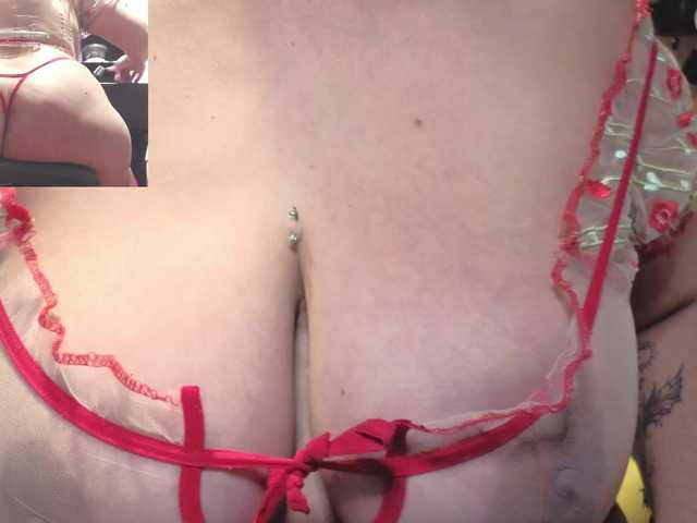 zoedoll live cam on BongaCams