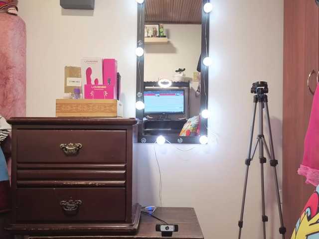 zoedoll live webcam show