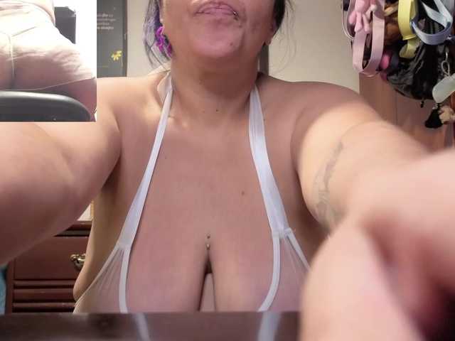 zoedoll live cam on BongaCams