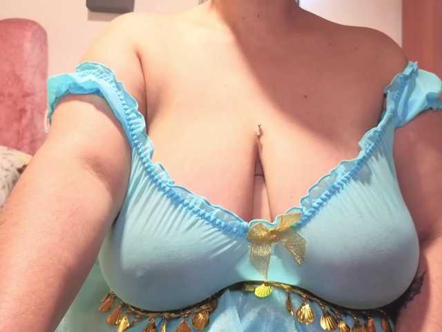 zoedoll live cam on BongaCams