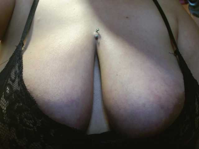 zoedoll live cam on BongaCams