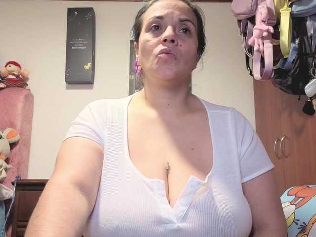 zoedoll live cam on BongaCams