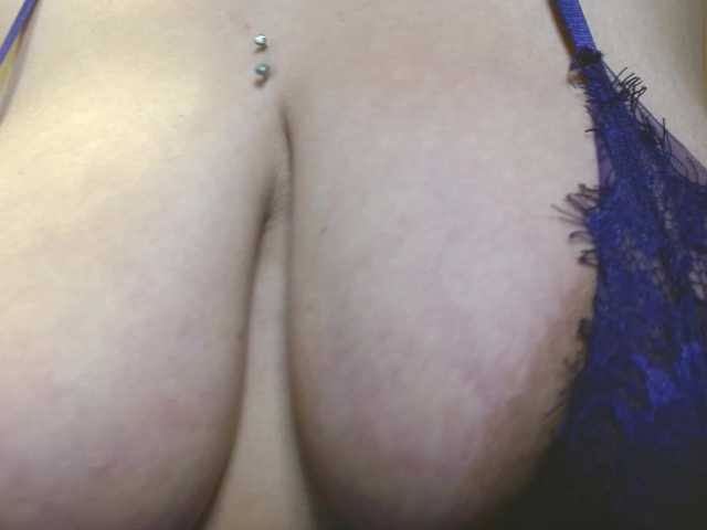zoedoll live cam on BongaCams
