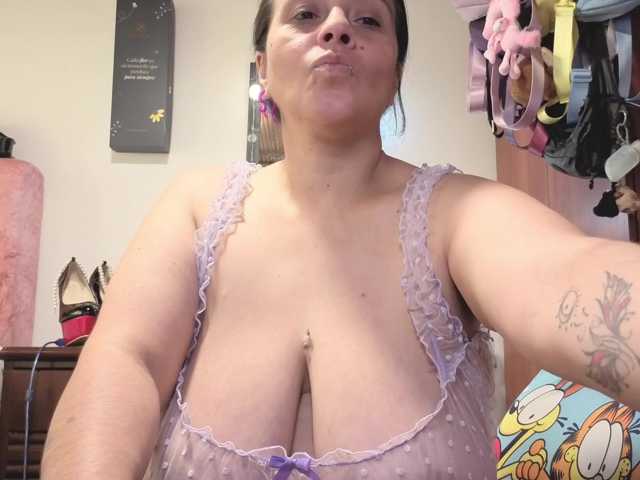 zoedoll live cam on BongaCams