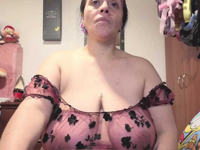 zoedoll live cam on BongaCams