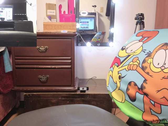 zoedoll live cam on BongaCams
