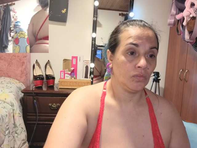 zoedoll live cam on BongaCams