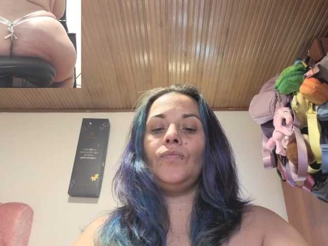 zoedoll live cam on BongaCams