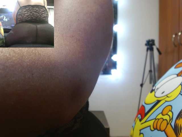zoedoll live cam on BongaCams
