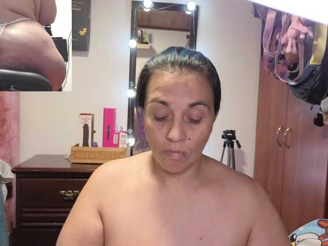 zoedoll live cam on BongaCams