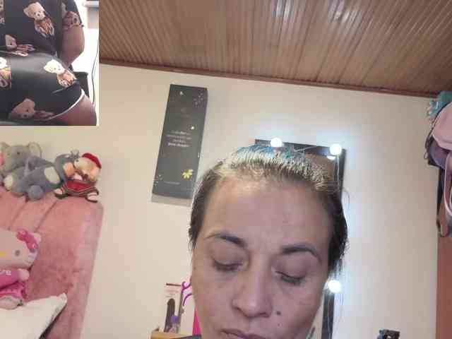 zoedoll webcam