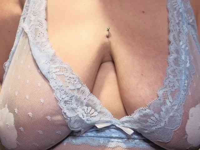 zoedoll webcam