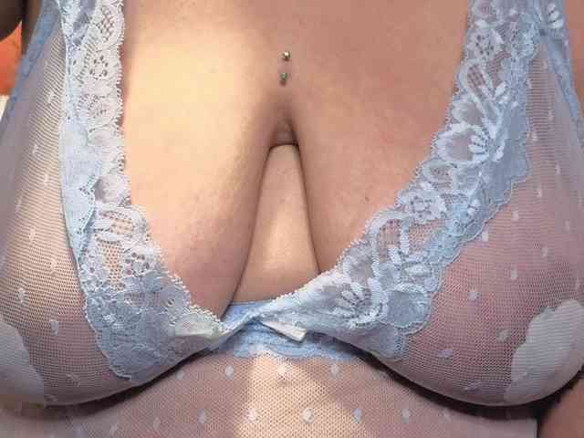 zoedoll webcam