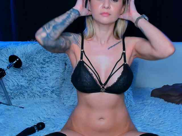RoseCoxxx webcam