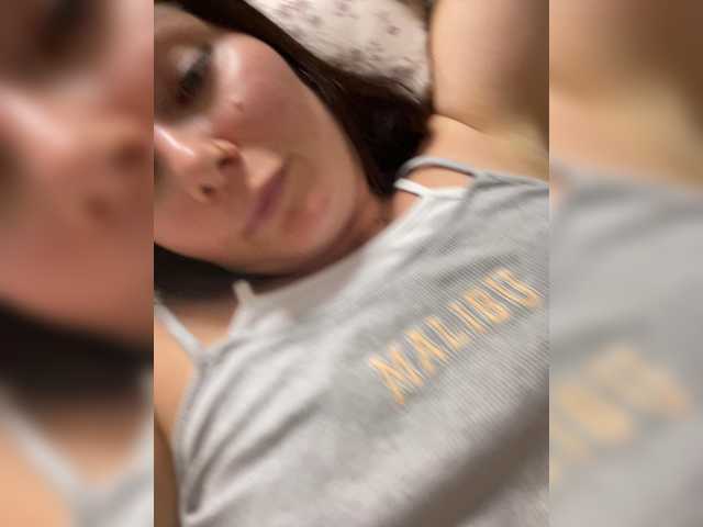 le modèle Katerinagreiz est en webcam porno dans un show sur le site bongacams, il possède les tags suivants: White/Caucasian,Brunette,Shaved