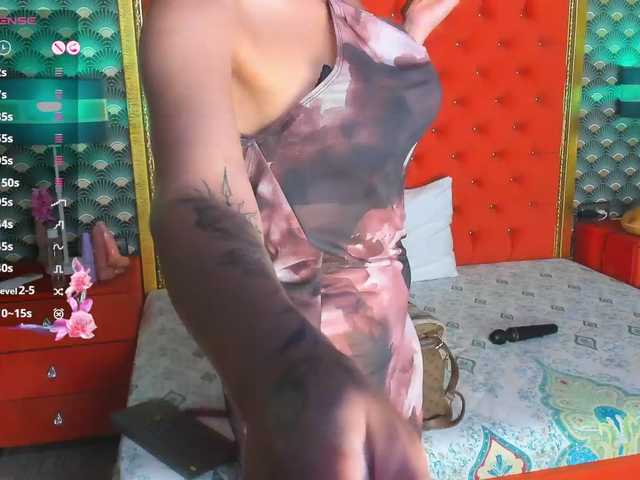 VallerieJones live cam on BongaCams