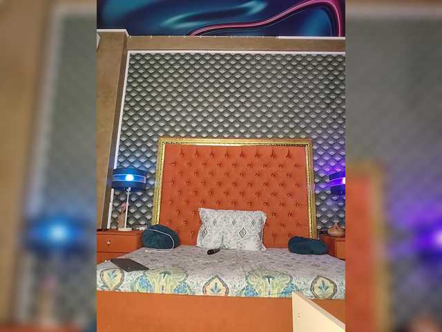 VallerieJones live cam on BongaCams