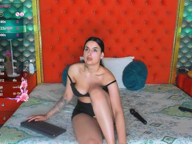 VallerieJones live cam on BongaCams