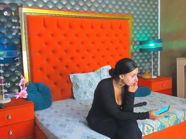 VallerieJones live cam on BongaCams