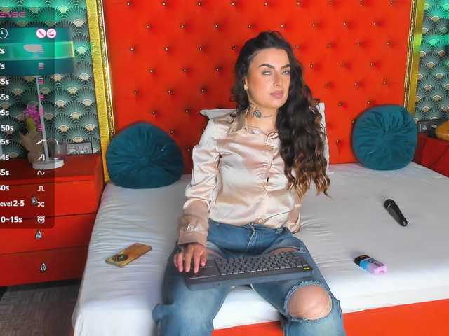 VallerieJones live cam on BongaCams