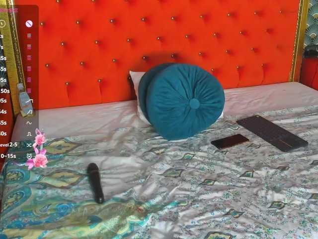 VallerieJones live cam on BongaCams