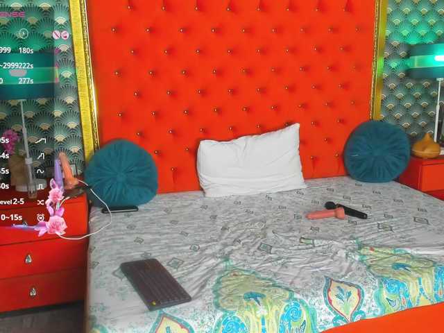 VallerieJones live cam on BongaCams