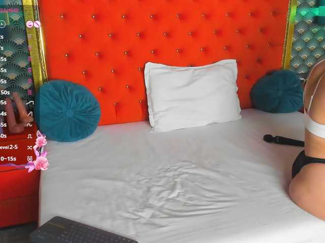 VallerieJones live cam on BongaCams
