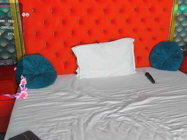 VallerieJones live webcam show